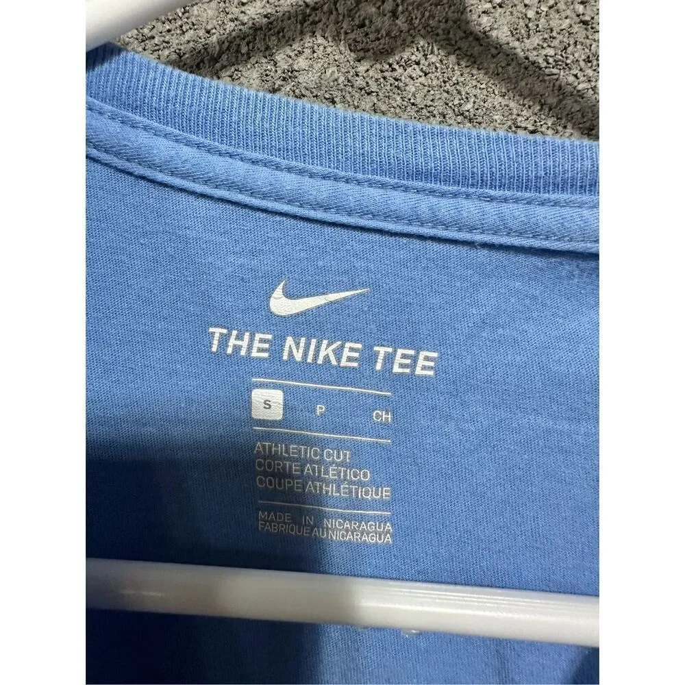 Nike women swoosh